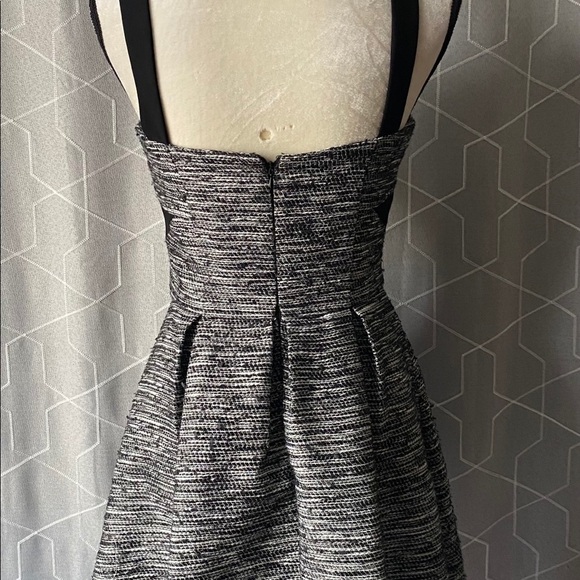 NWOT-FABLE-TWEED SWEETHEART FIT AND FLARE - Picture 9 of 12